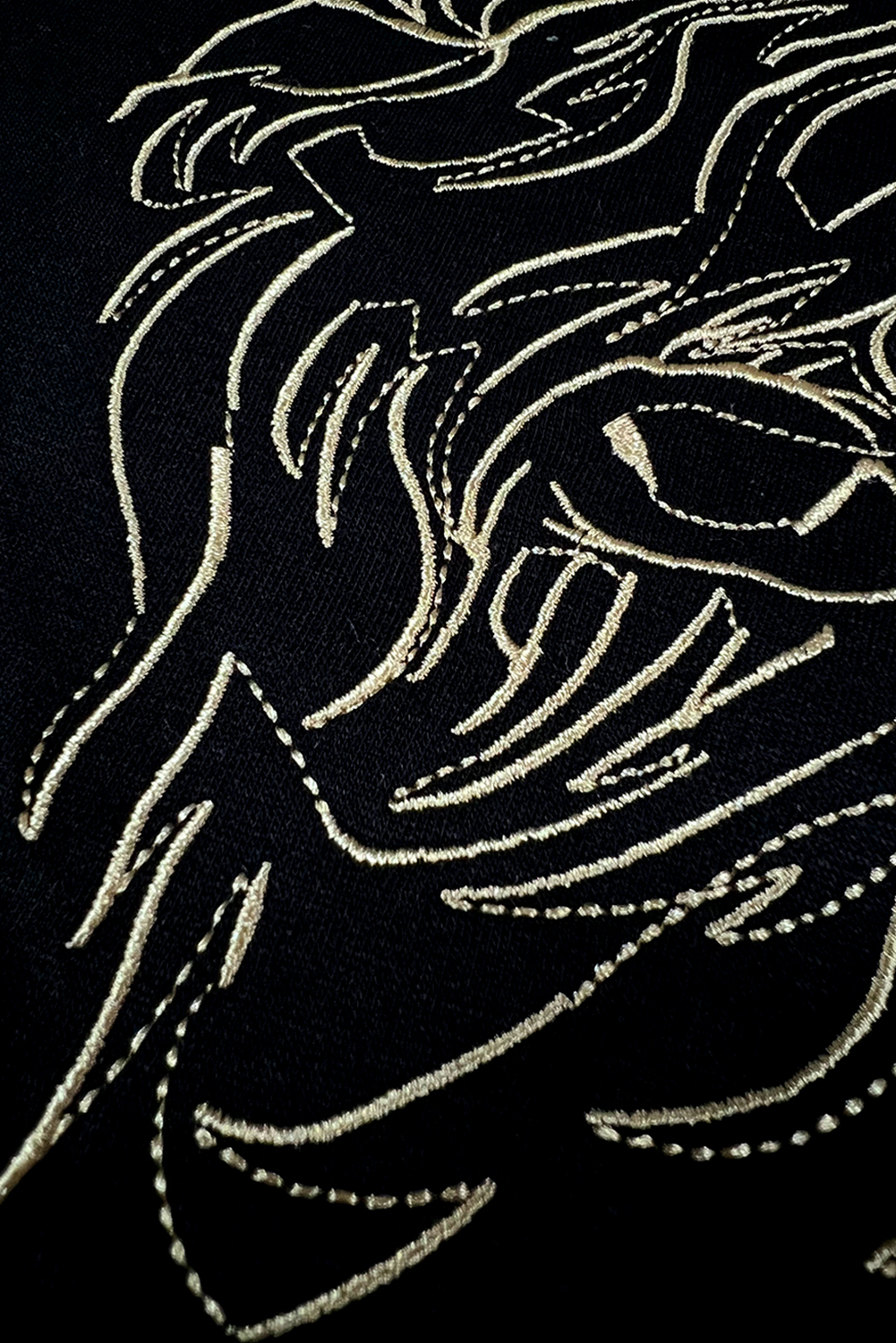 Black Vintage Bull Head Embroidered Pattern T Shirt Graphic Tees 59866052bc8e2a85