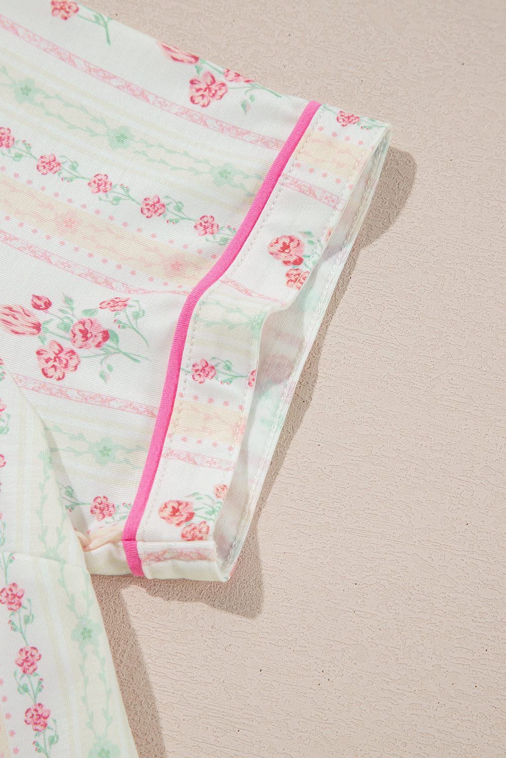 Beige Bow and Cherry Print Ruffle Hem Shorts Pajama Set Two Piece Shorts Sets 60ffab643938db42