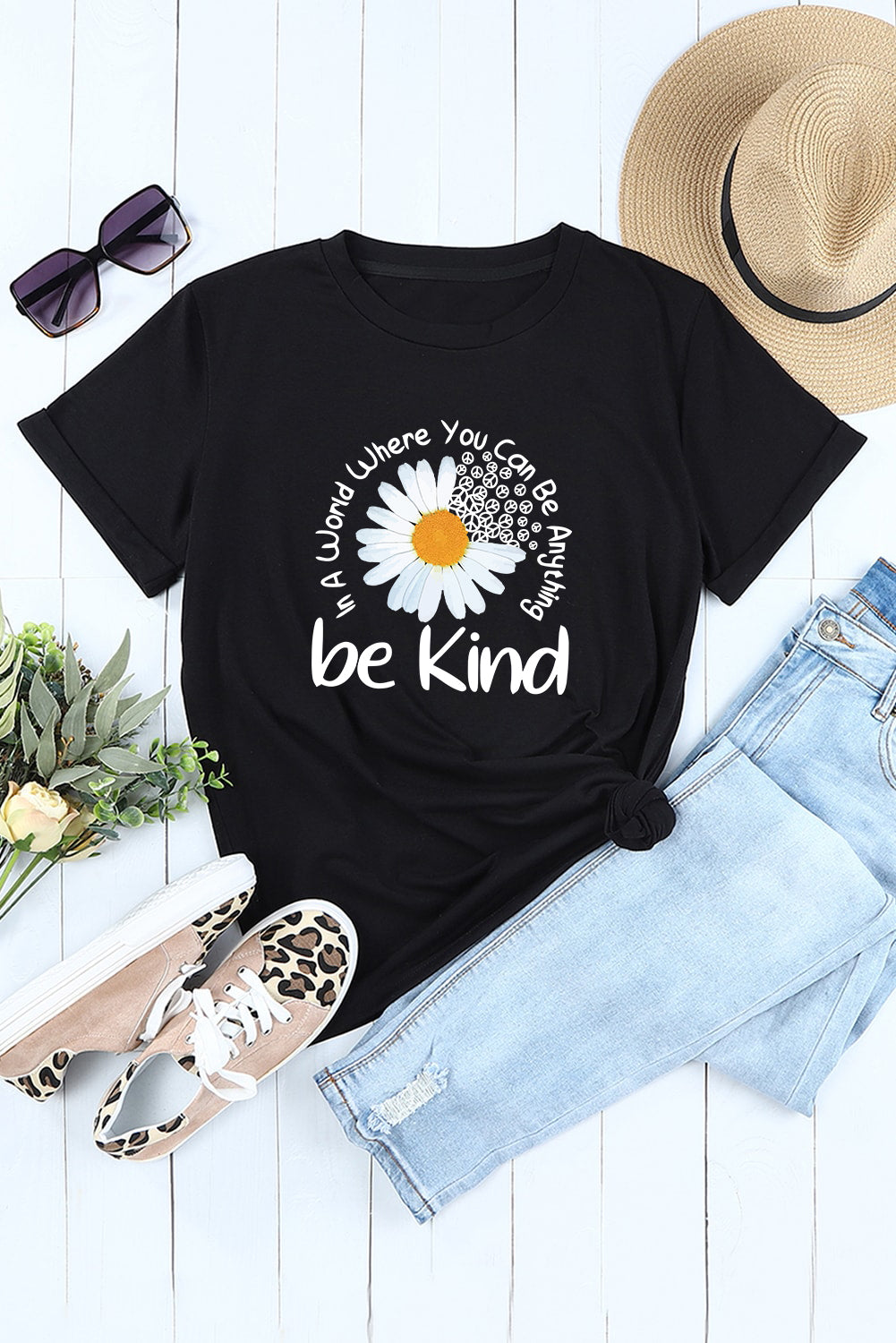 Black Casual be Kind Daisy Slogan Graphic Crewneck Tee Graphic Tees 963e8f5682460fc6