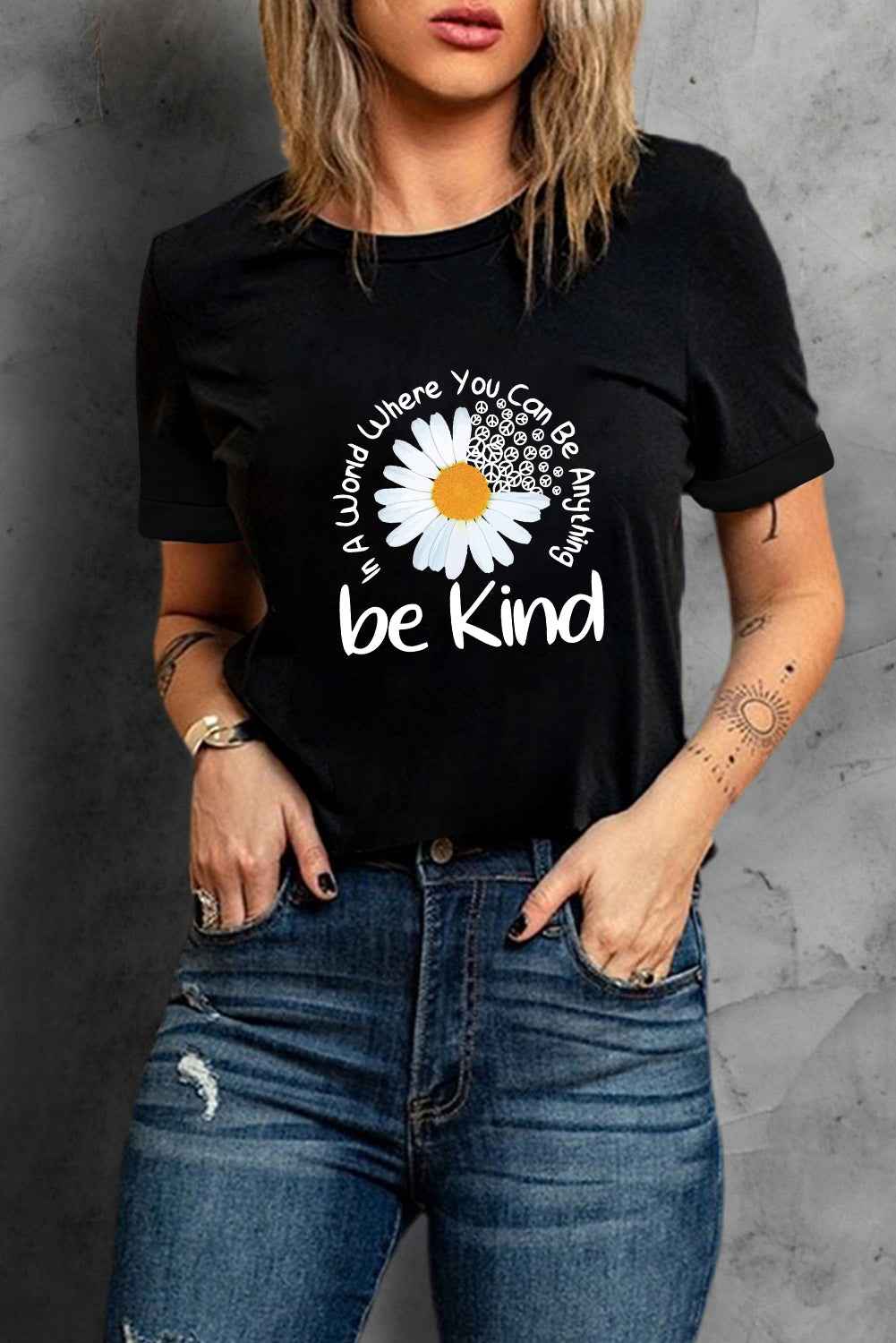 Black Casual be Kind Daisy Slogan Graphic Crewneck Tee Graphic Tees abe10453b842c4a6