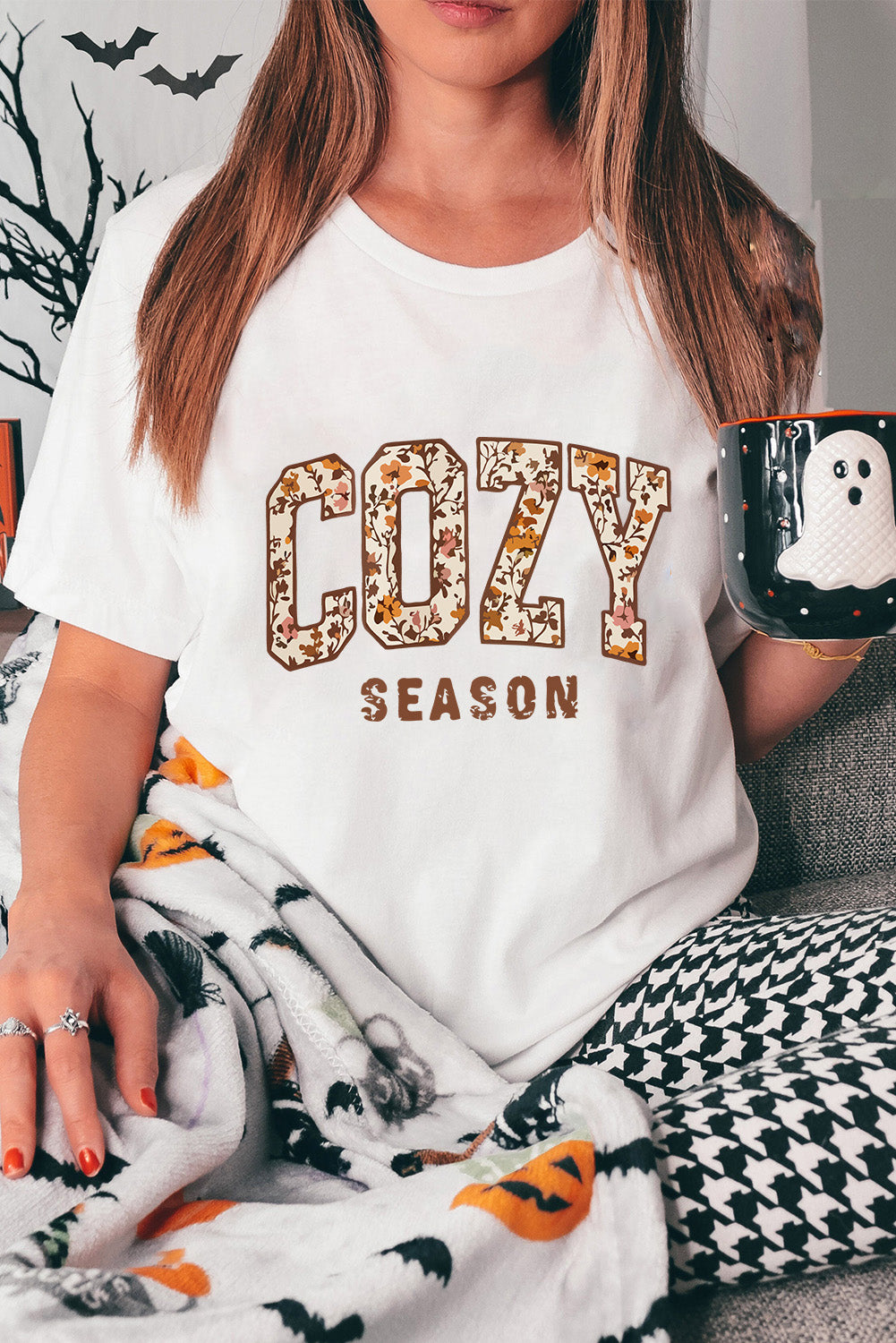 White COZY SEASON Floral Cracking Letter Heat Transfer Printing Graphic Tee Graphic Tees d8a8cf43b7c26e1b