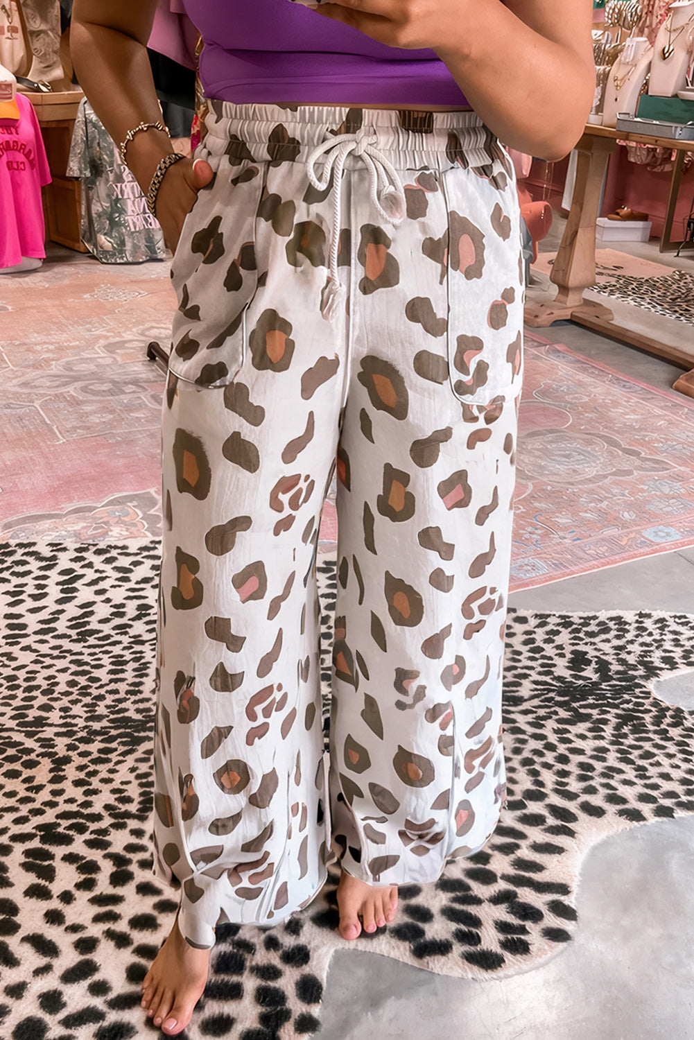 Beige Drawstring Leopard Print Patch Pocket Loose Pants Pants & Culotte ec8e8e395b51e0b5