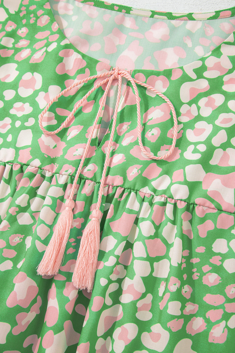 Green Plus Size Leopard Tassel Tie Split Neck Puff Sleeve Blouse Plus Size Tops 02722b82da383844