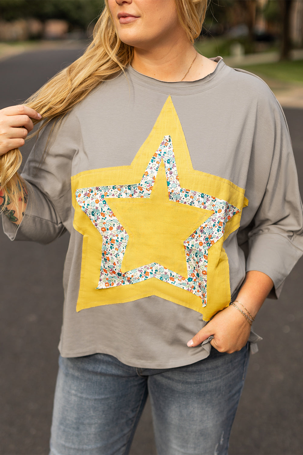 Medium Grey Floral Star Patched 3/4 Sleeve Plus Size Top Plus Size Tops 1fda4af54e6989d9