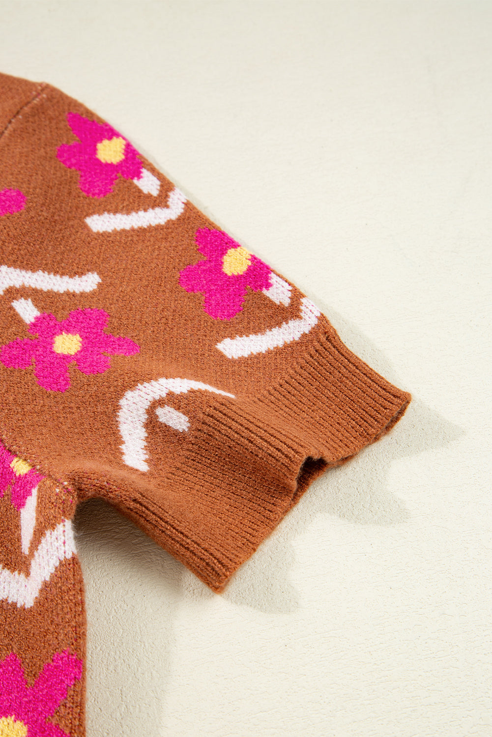 Brown Floral Pattern Short Puff Sleeve Sweater Short Sleeve Sweater 2a9c033ab453ba21