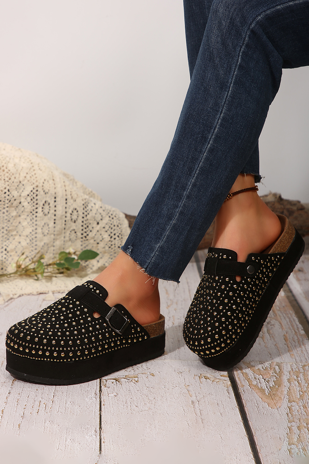Black Vintage Studded Platform Slippers Slides Shoes + Flip Flops 3ca0476d23b56d4d