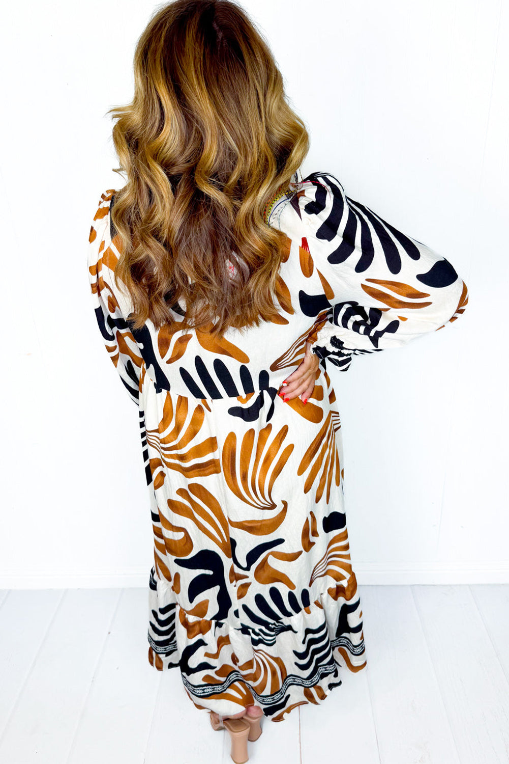 White Plus Size Abstract Print Contrast Collar Split Neck Shift Long Dress Plus Size Maxi Dresses 3d971995aad8c161