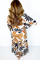 White Plus Size Abstract Print Contrast Collar Split Neck Shift Long Dress Plus Size Maxi Dresses 3d971995aad8c161