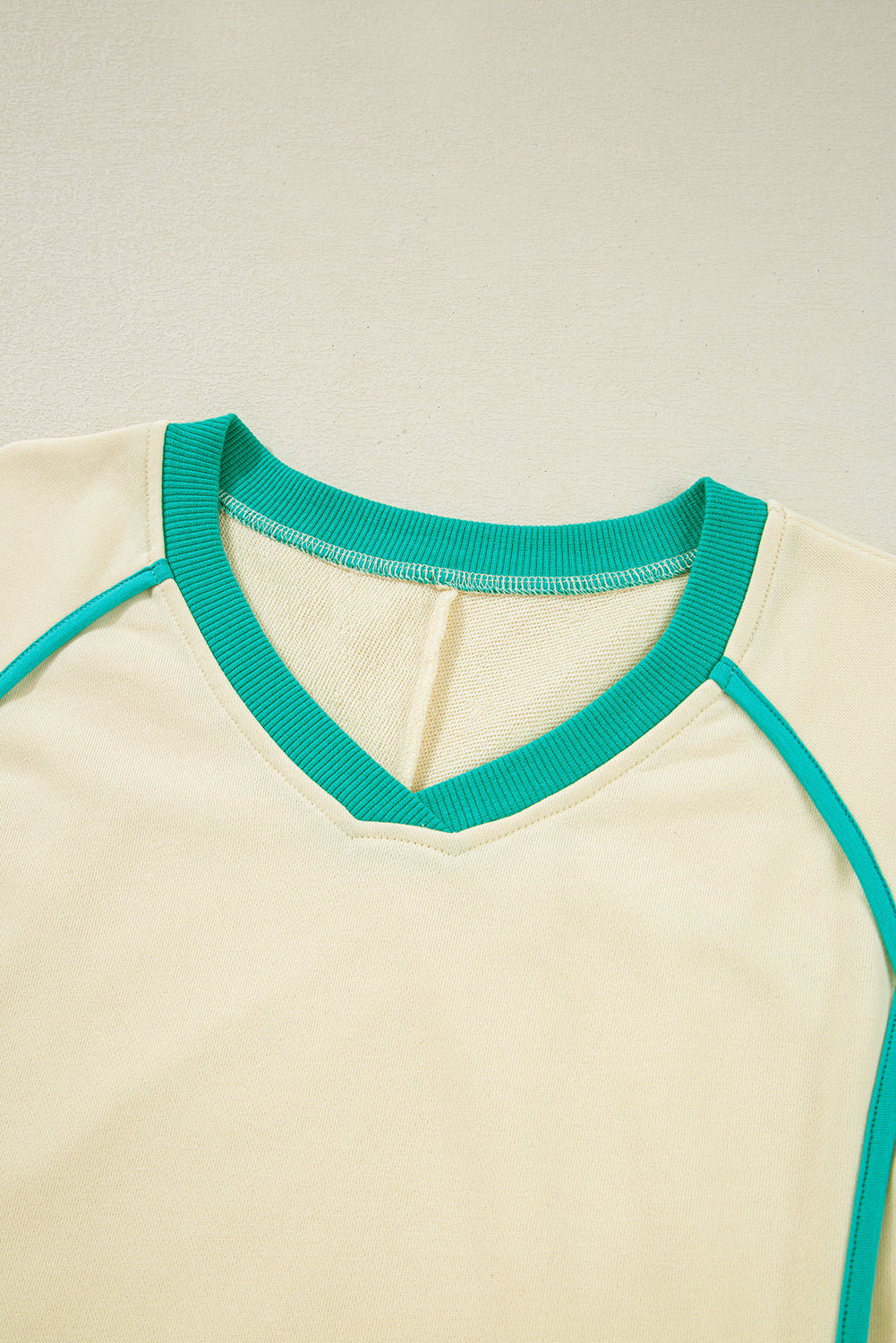 White Contrast Trim Colorblock Long Sleeve Pullover and Drawstring Shorts Set Two Piece Shorts Sets 5f10d5a6dc3fb4ca