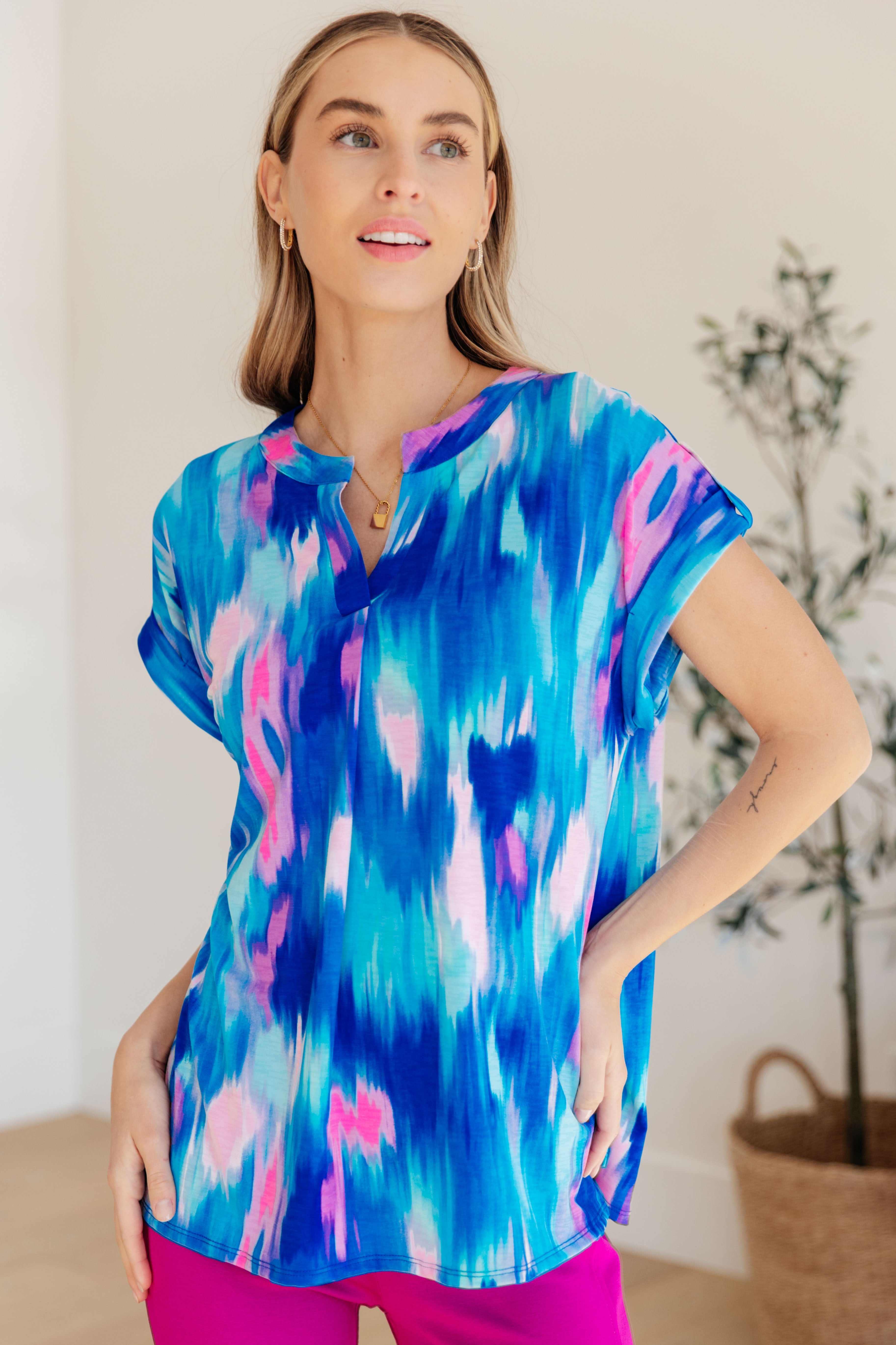 BeautybyShree Lizzy Cap Sleeve Top in Royal Brush Strokes