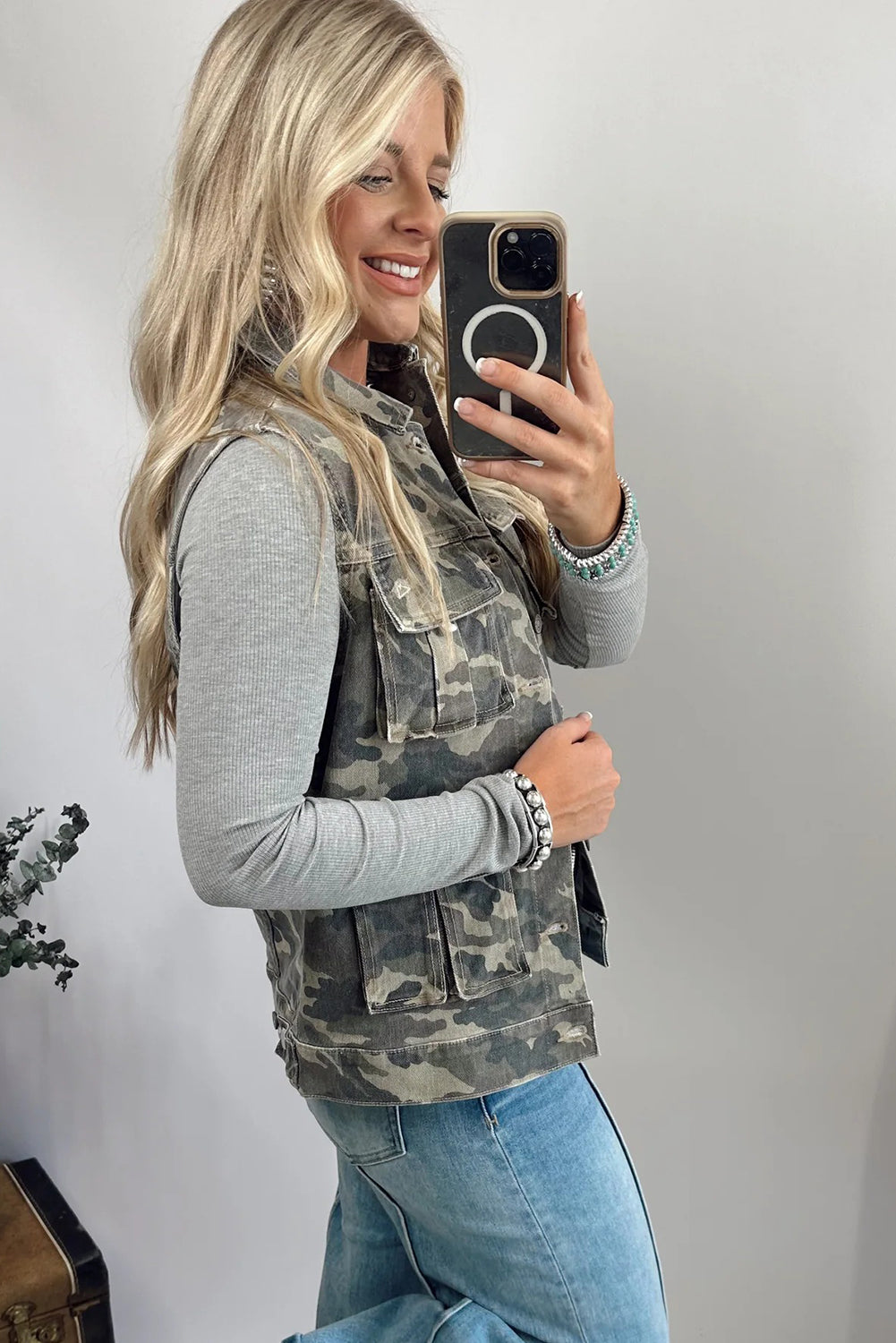Green Camouflage Print Button Cargo Pocket Button Down Denim Vest Jackets b76ccaa141cf388d