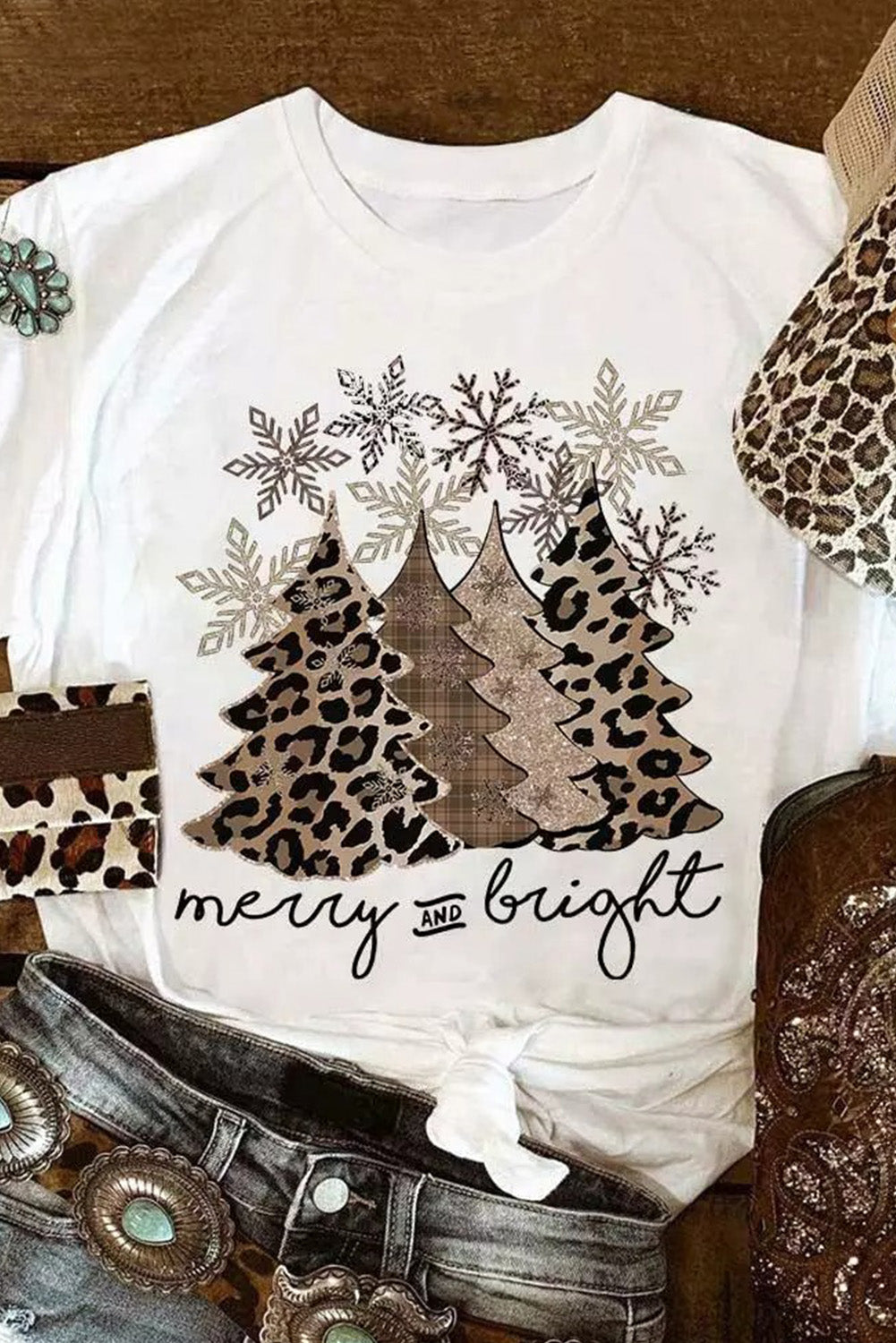 White Leopard Christmas Tree Casual Crew Neck Graphic Tee Graphic Tees cc4f2ae6f7e738f5