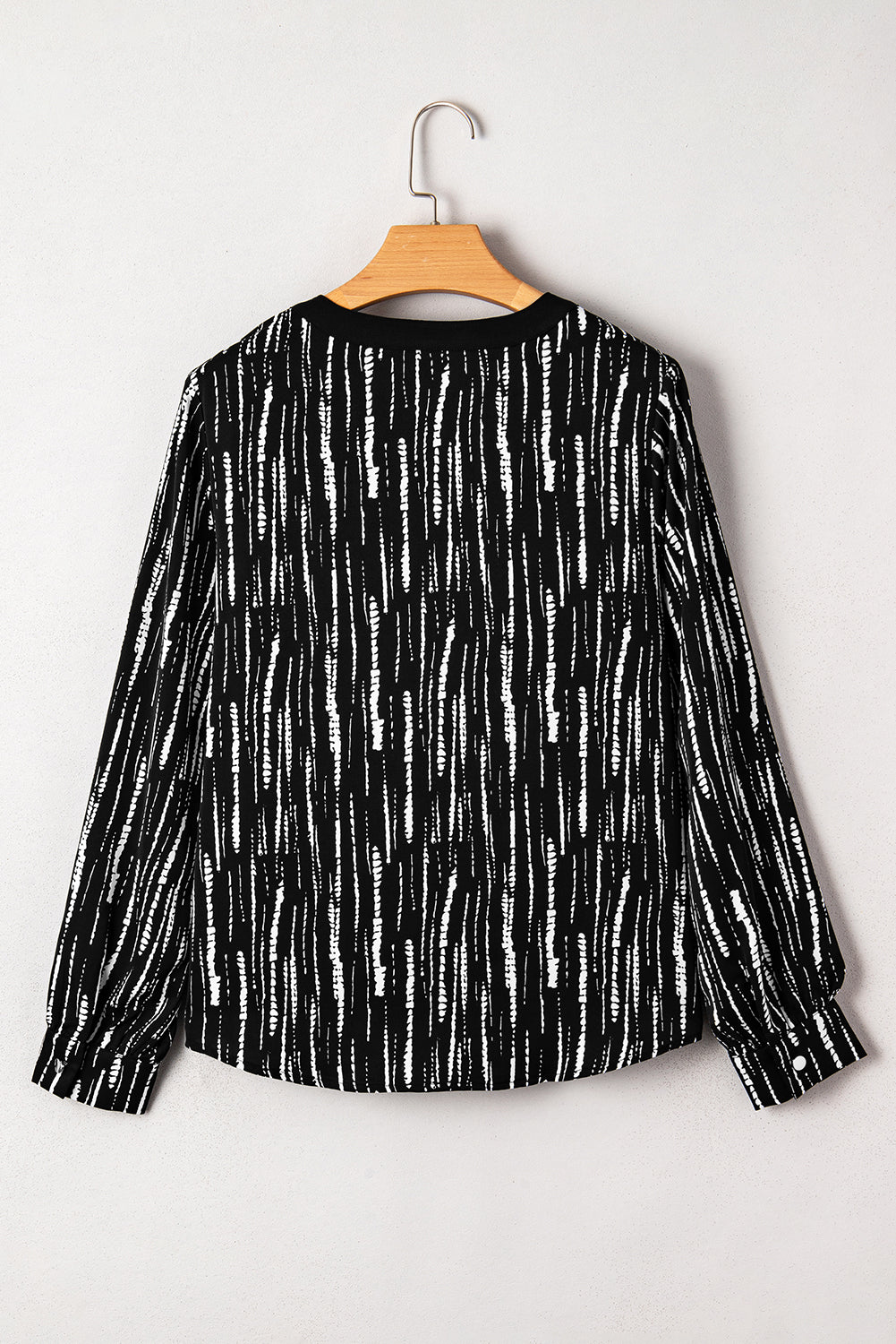 Black Spring and Autumn Abstract Print V-neck Long-sleeve Blouse Blouses eef0dc6b04a11fb6