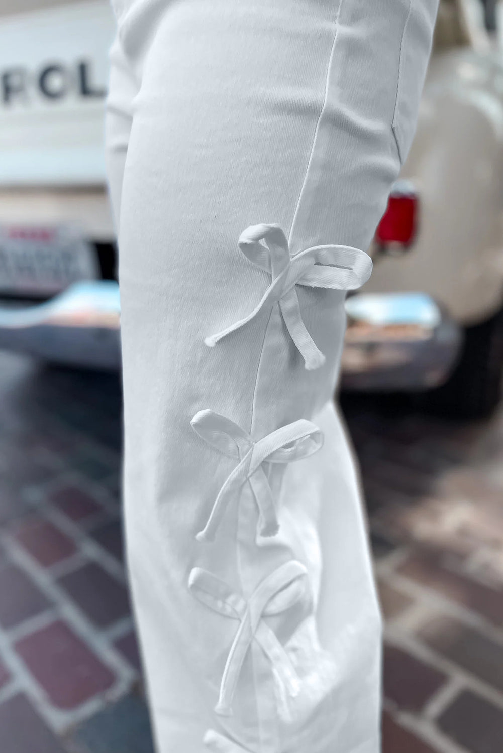 White Bowknot Side Detail Straight Leg Loose Jeans Jeans fdb9a320872bb46c