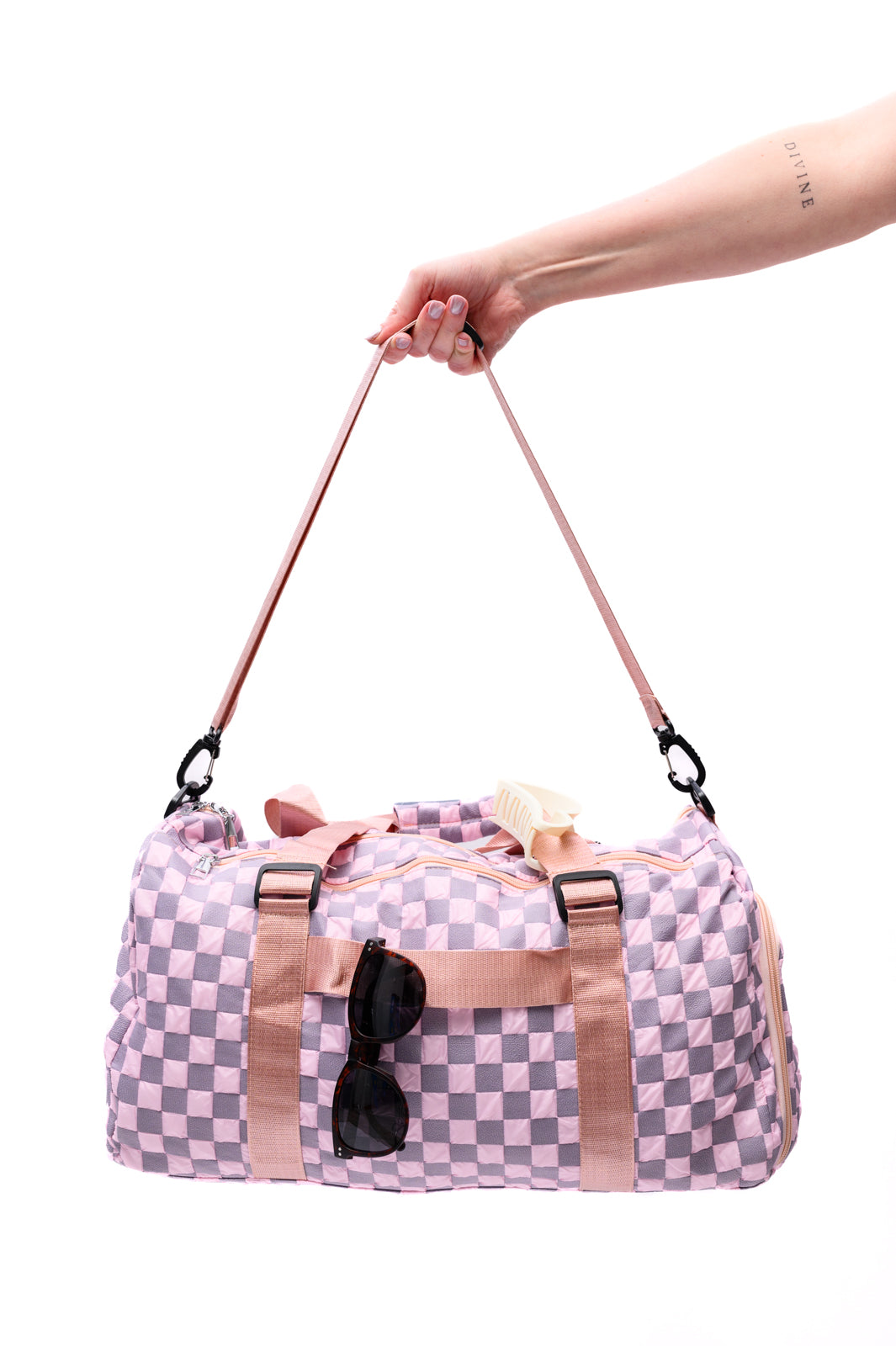 BeautybyShree Elevate Travel Duffel in Pink